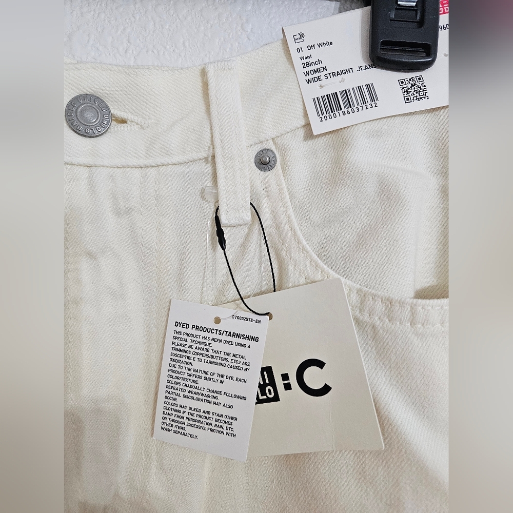 Uniqlo: C Women Off-White Wide Straight Jeans